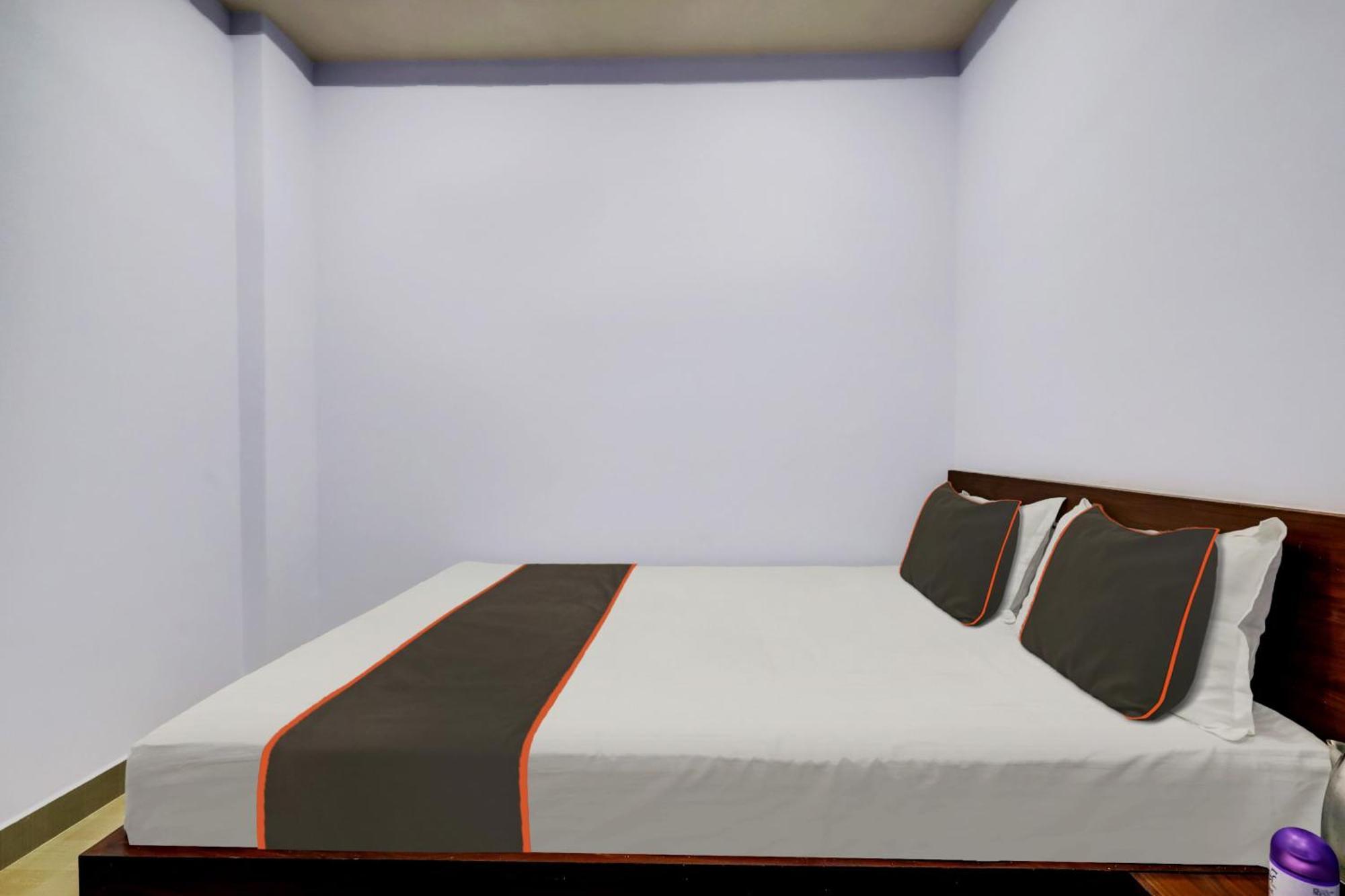 גווהטי Collection O Ashirbad Lodge מראה חיצוני תמונה