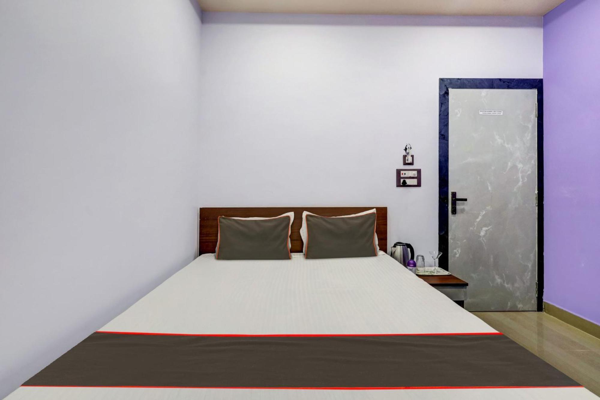 גווהטי Collection O Ashirbad Lodge מראה חיצוני תמונה
